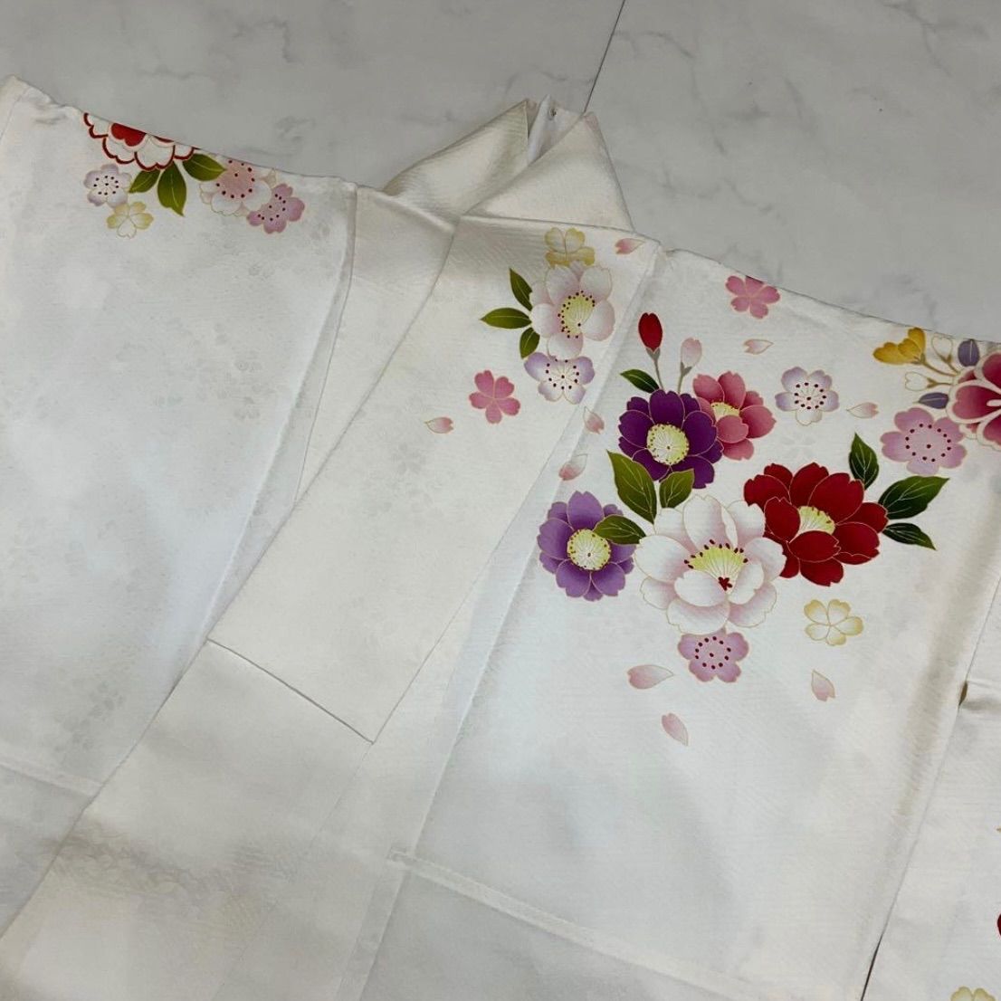 kimono+one◇kimonoarisa◇厳選◇素敵な振袖◇正絹◇袷◇金駒刺繍◇裄