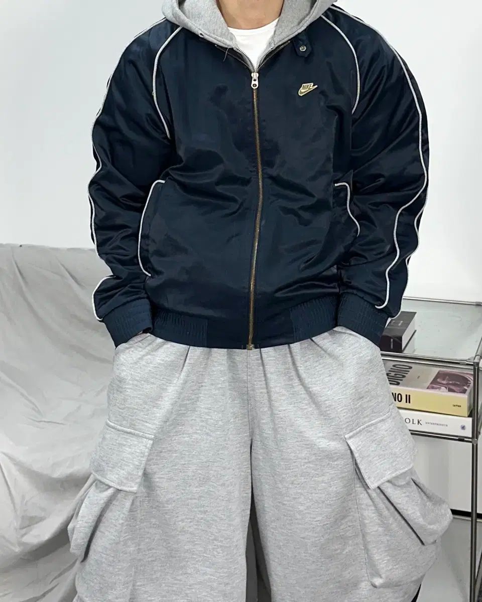 ナイキ ゴールドロゴ ネイビー トラック ジャケット XL