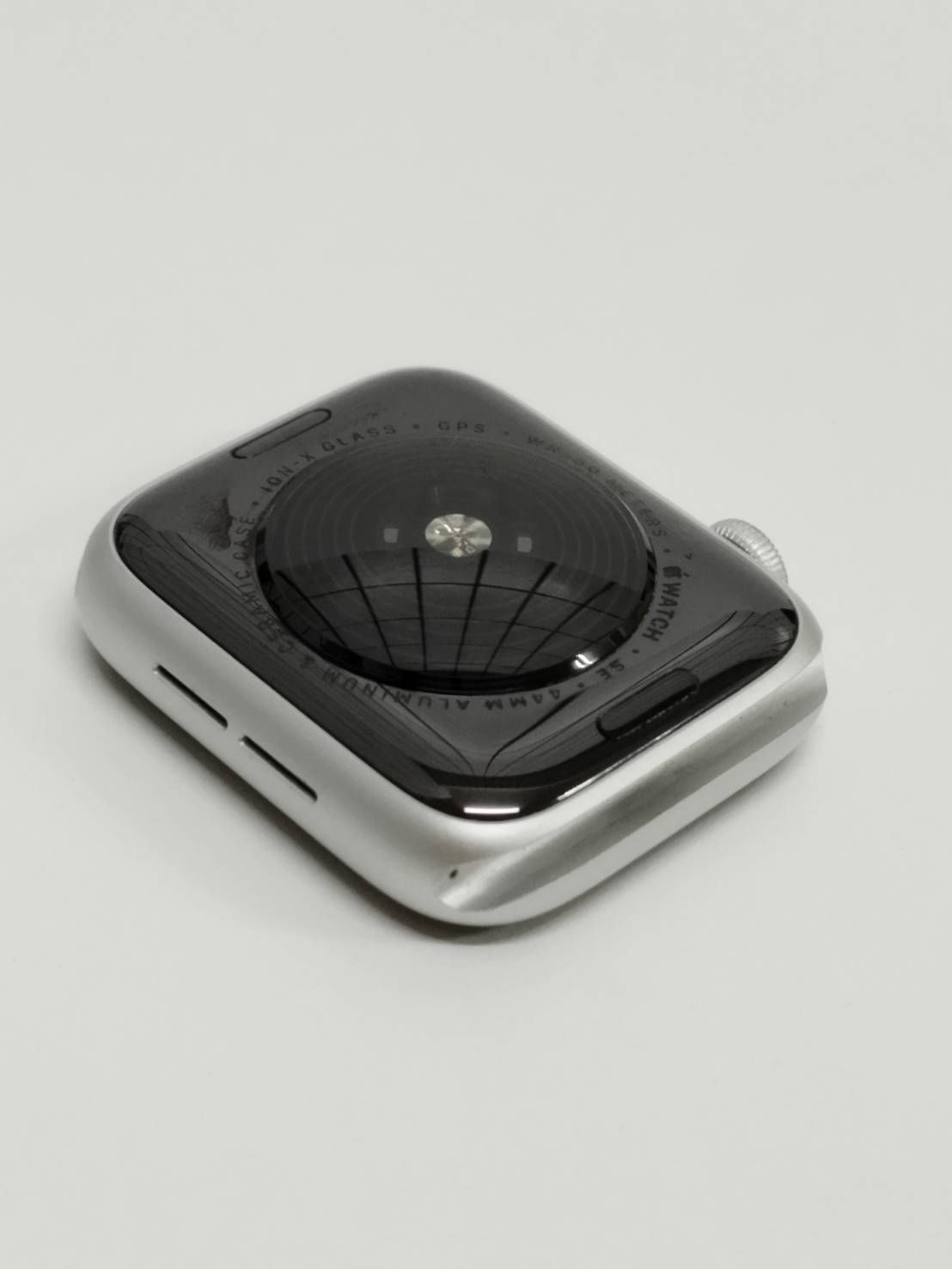  Apple Watch SE 第1世代 GPS 44 mm A 2352 シルバー MYE 12 J Apple Watch本体 スマートウォッチ ウェアラブル