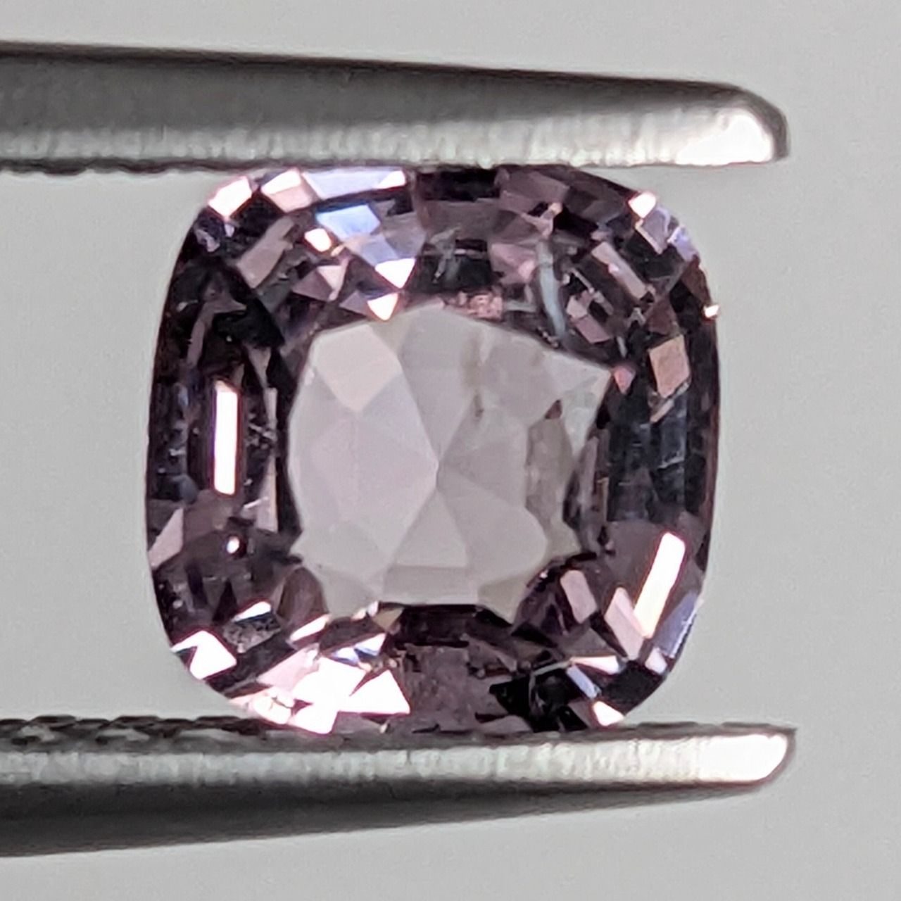 パープルスピネル ミャンマー モゴック産 0.95 ct