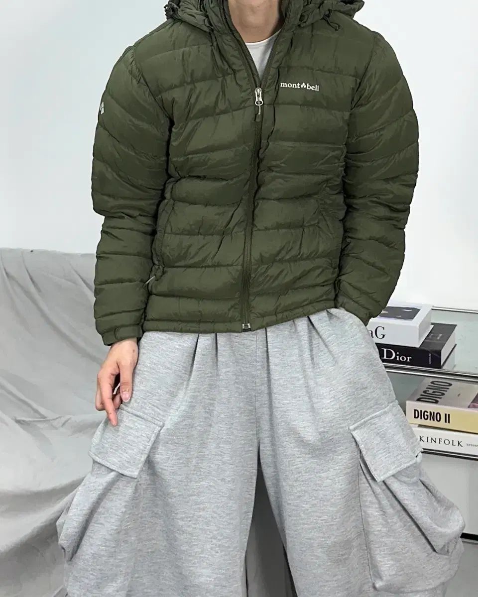 モンベル カーキ ウォーラス ダウン 軽量ダウン S 【公式通販】