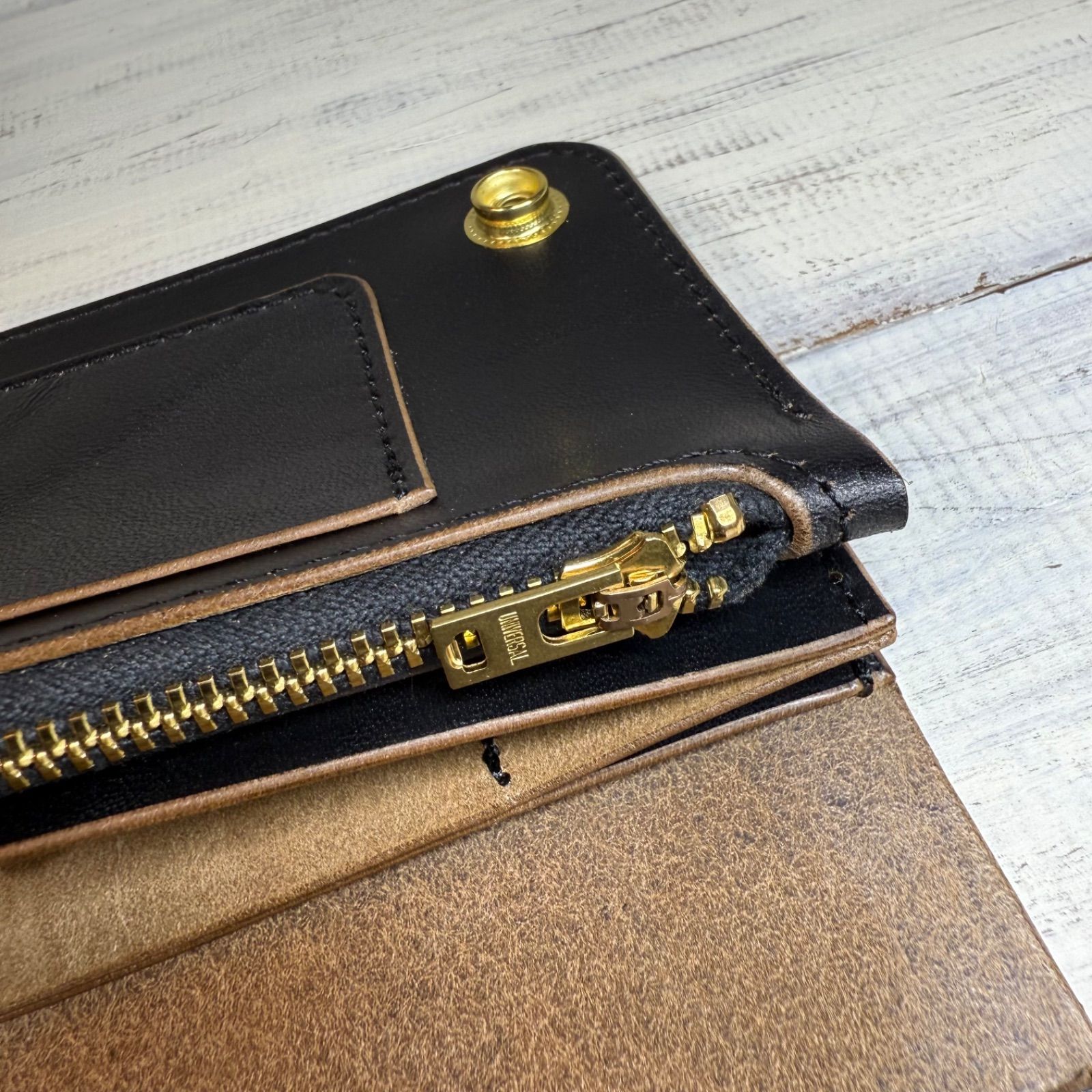 トラッカーウォレット ロング 3層】ホースバット ゴールド universal