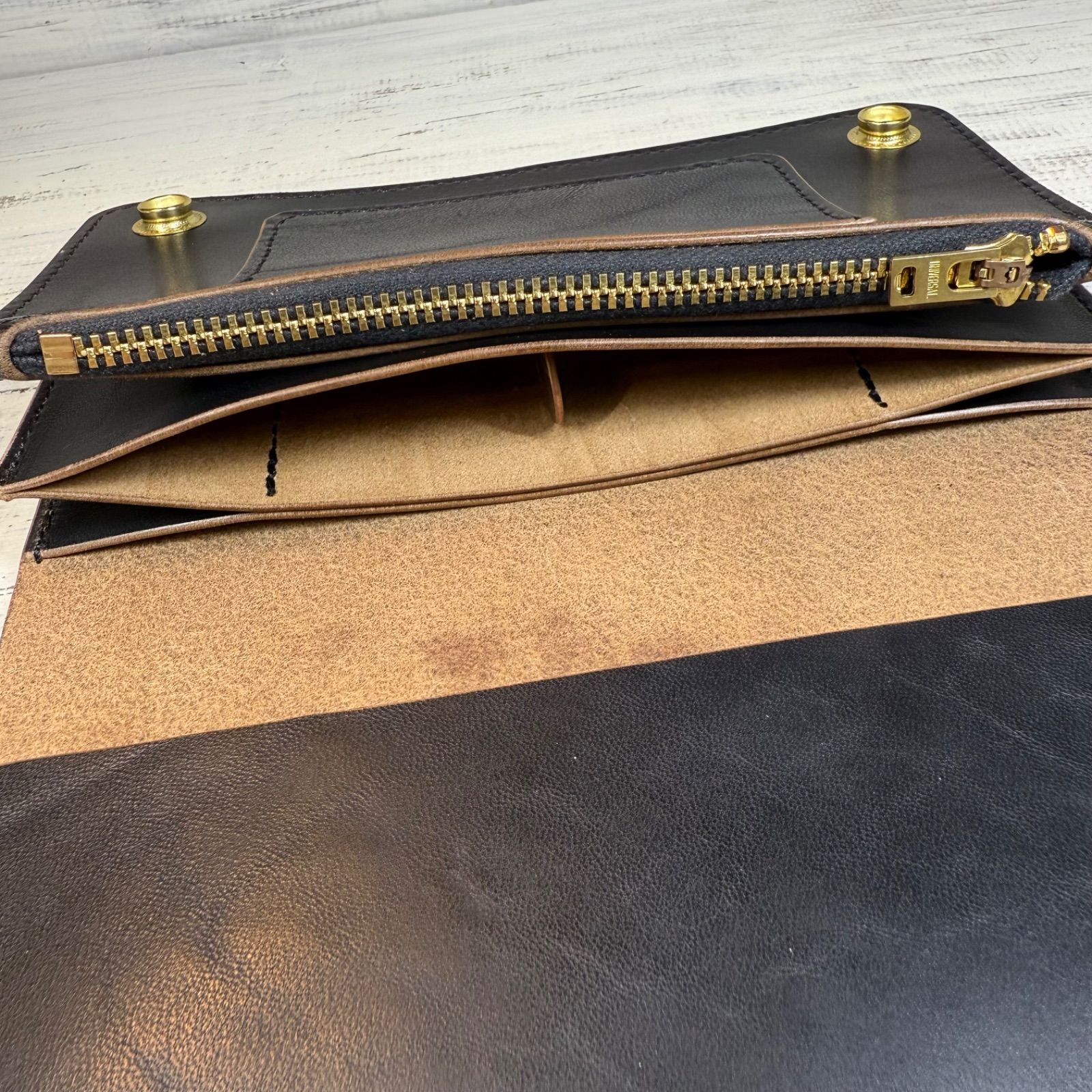 トラッカーウォレット ロング 3層】ホースバット ゴールド universal