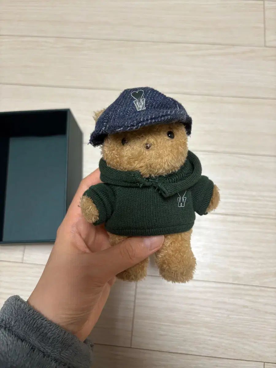 チェウシク AMI ポップアップ キーリング ワッペン付き チェウシク x AMI コラボ ポップアップ キーリング キーホルダー