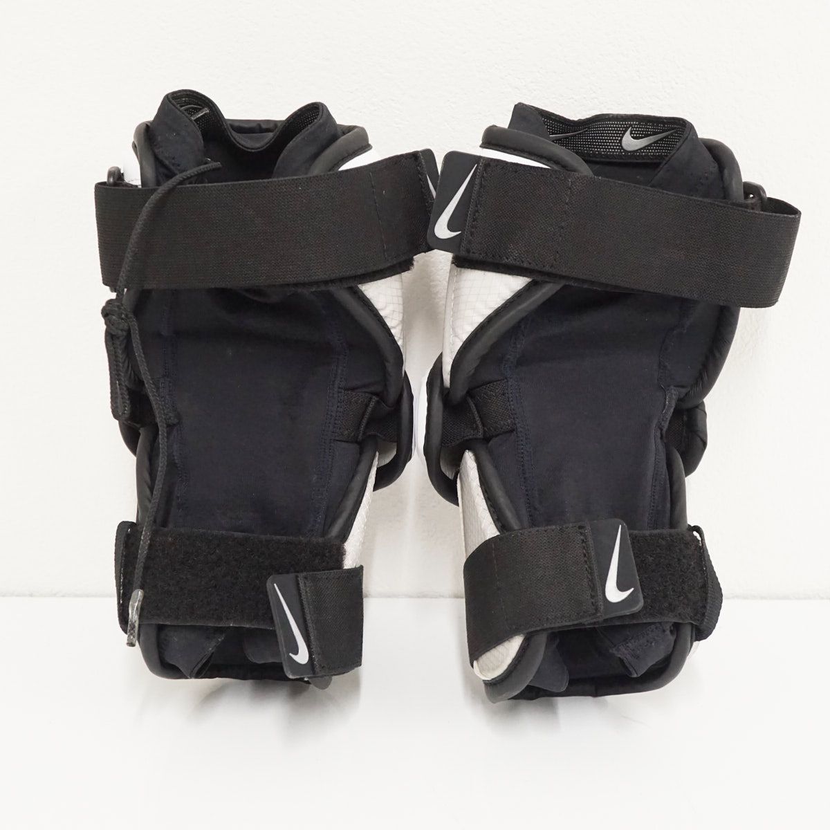 NIKE ナイキ Vapor Elite 25 アームパッド 2点 品 ラクロス 防具 エルボーパッド 調節 ホワイト Mサイズ X 8577