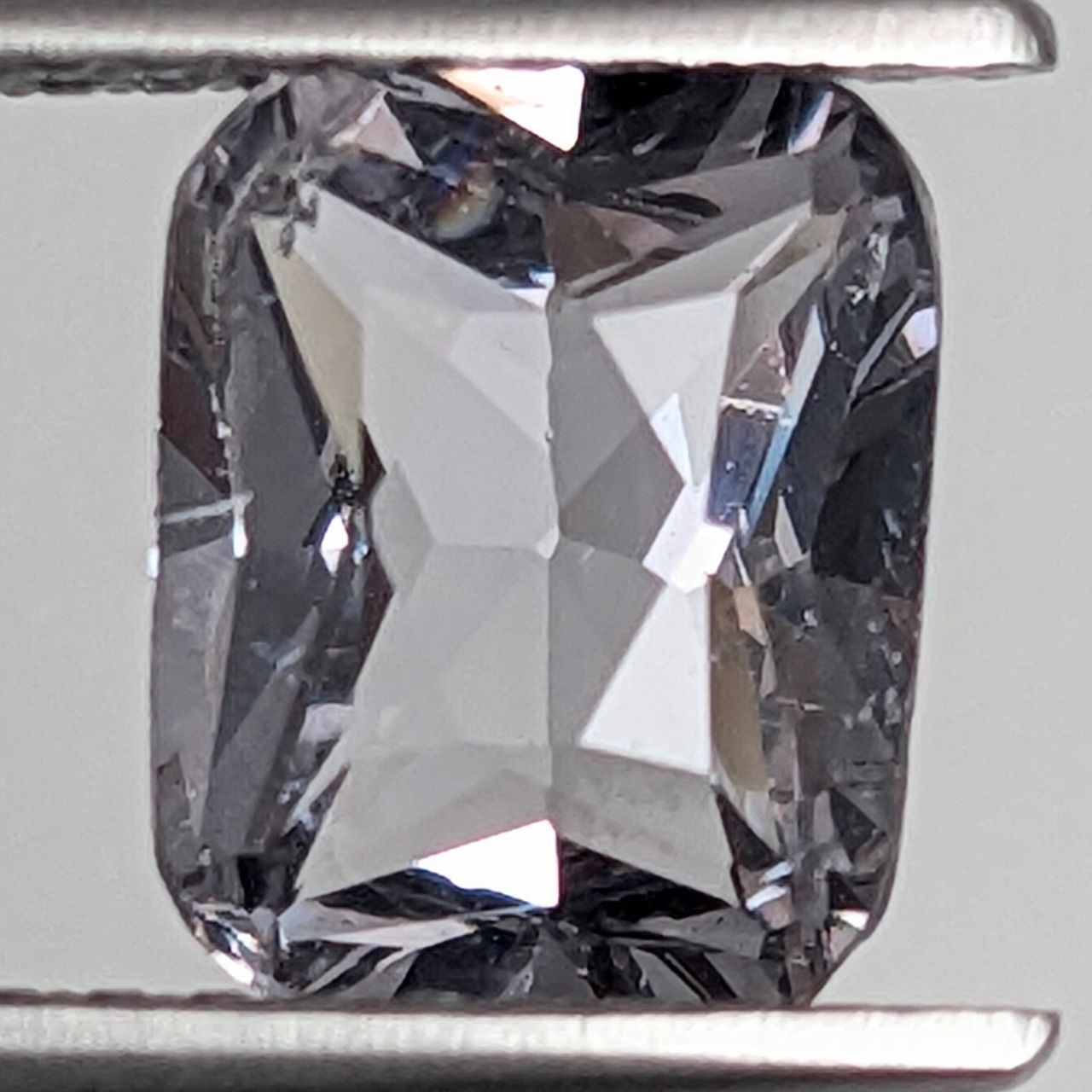 スピネル ミャンマー モゴック産 1.69 ct