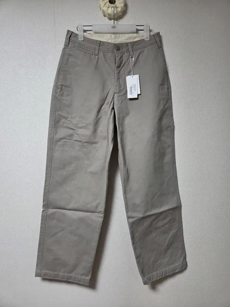 S ディスイズネバーザット チノ パンツ カーキ