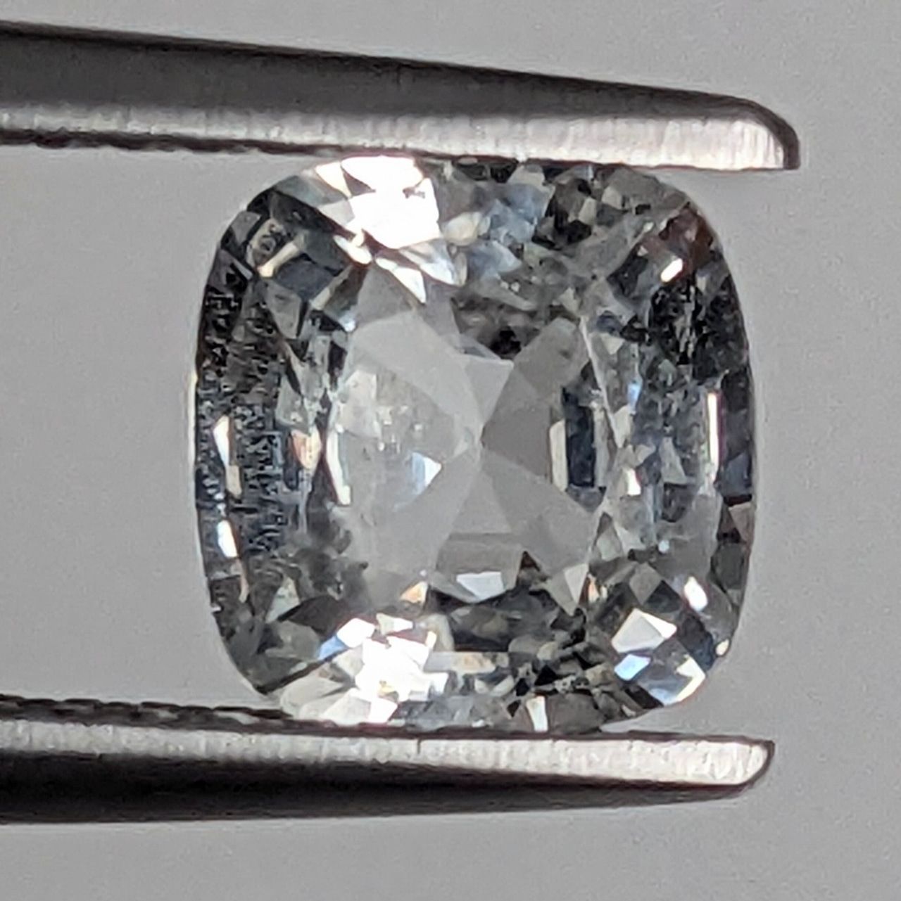 非加熱ホワイトサファイア ミャンマー モゴック産 1.34 ct