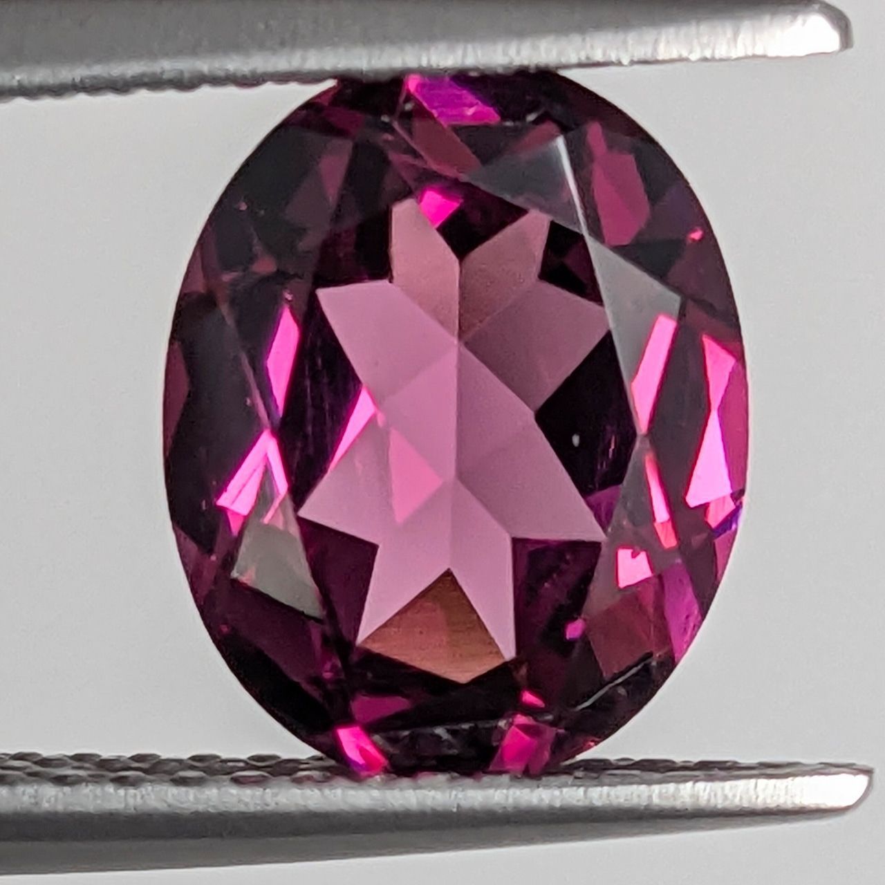 ロードライトガーネット 2.952 ct