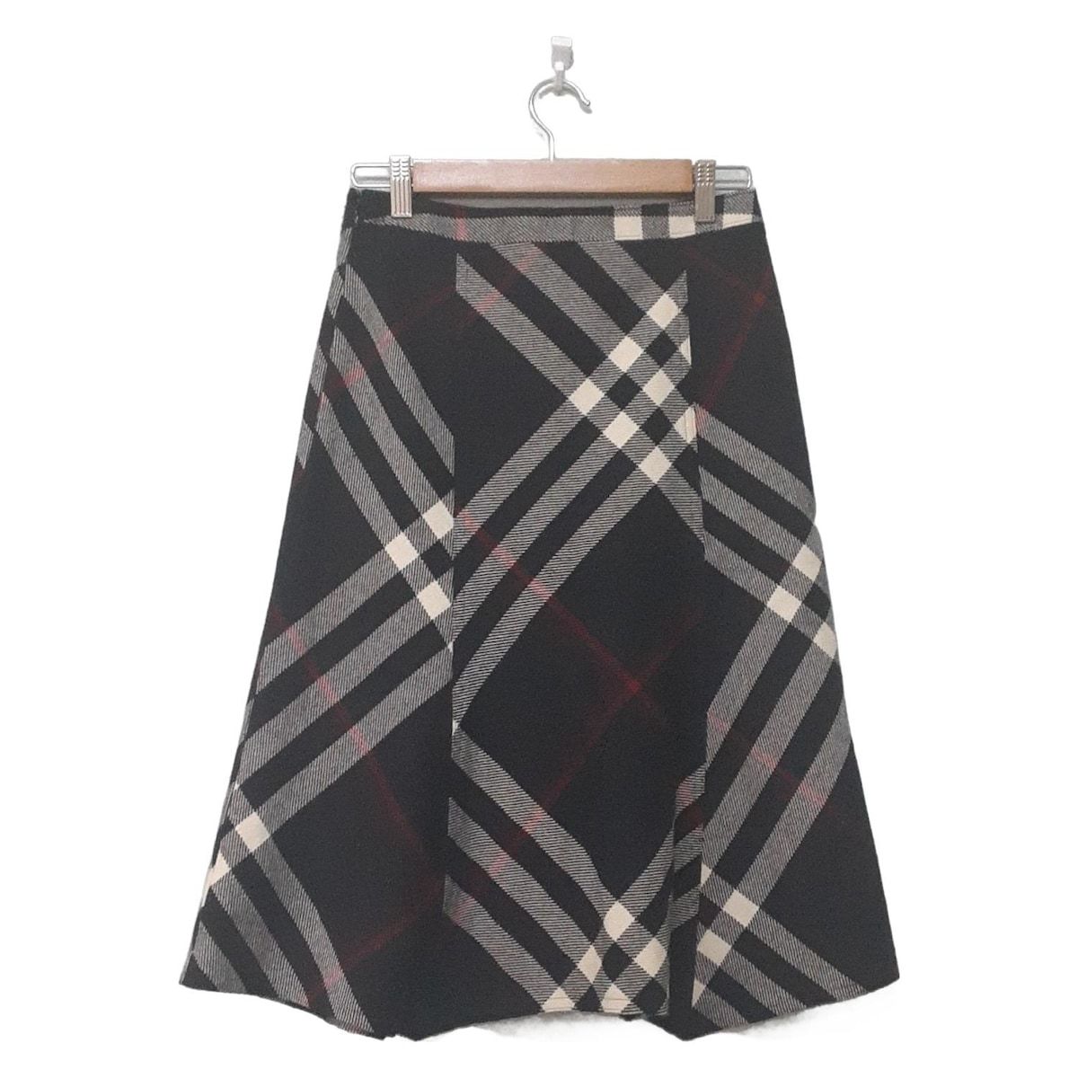 Burberry スカート　38サイズ Burberry LONDON(バーバリーロンドン) ロングスカート サイズ38 L