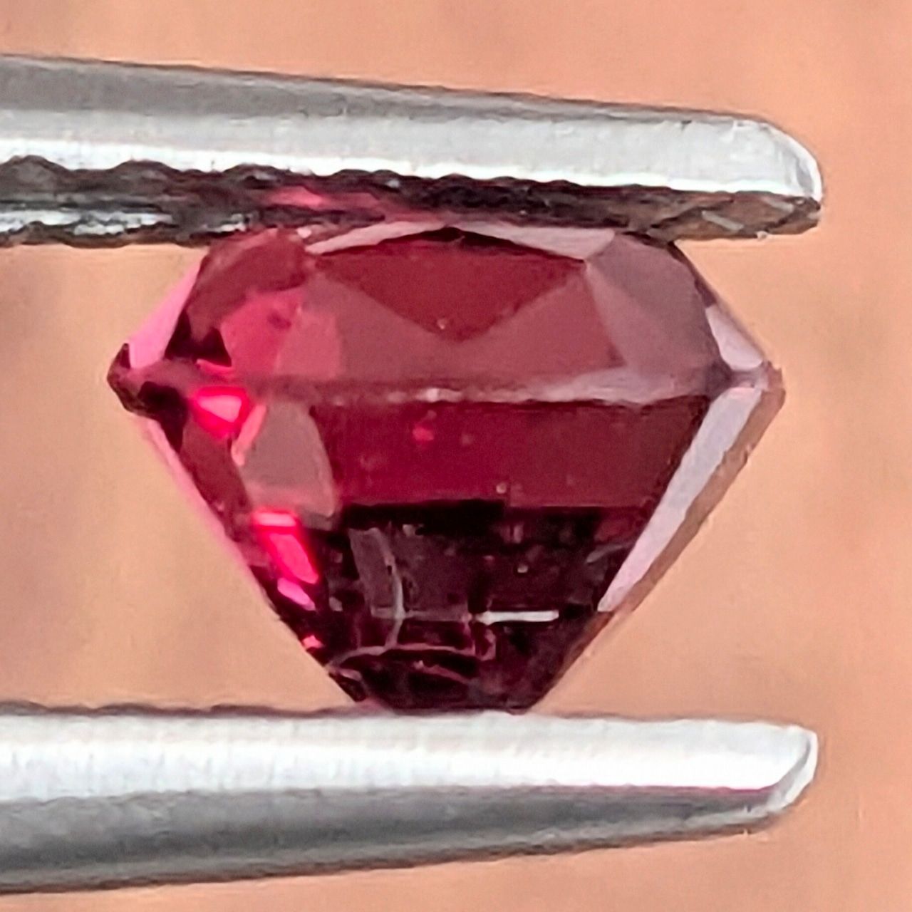  レッドスピネル ミャンマー モゴック産 0.69 ct その他 アクセサリー