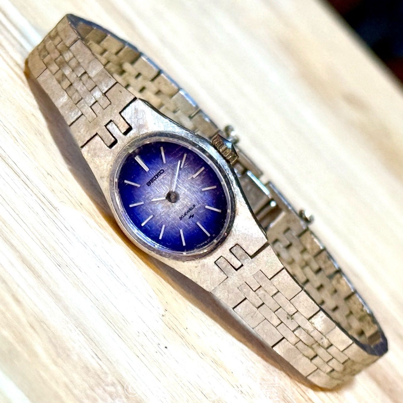 SEIKO セイコー ブレスレット 手巻時計 ブルー文字盤 1973年製 SEIKO セイコー ブレスレット 手巻時計 ブルー文字盤 1973年製