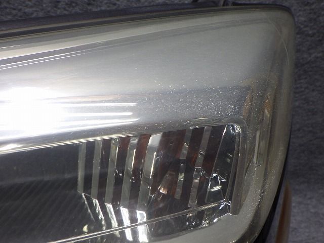ヴォクシー ヘッドライト 左右 HID AZR60/65 後期 28-183 V1 バラスト