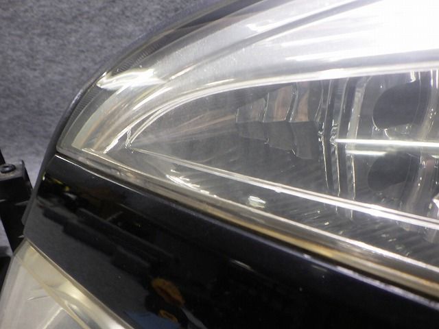 ヴォクシー ヘッドライト 左右 HID AZR60/65 後期 28-183 V1 バラスト