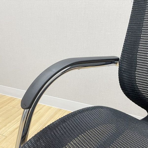  オカムラ ミーティングチェア 肘付 コンテッサ ブラック 三人用ベンチ オフィスチェア ワークチェア 椅子 チェア