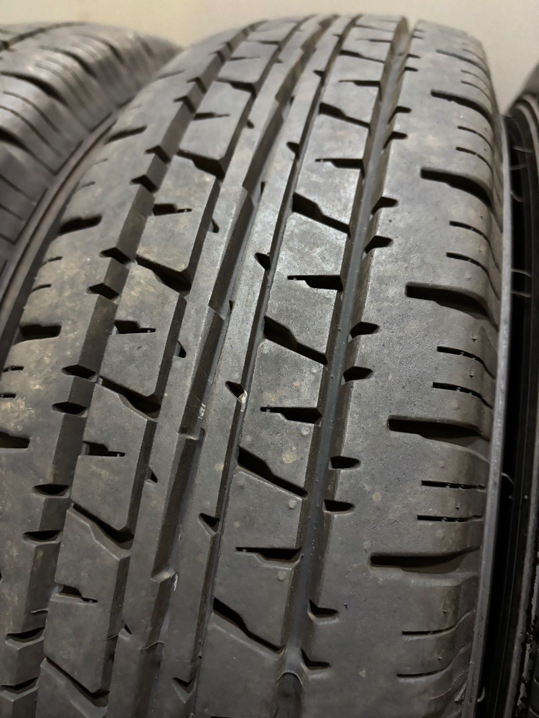  165 R 13 8 P LT DUNLOP ENASAVE VAN 01 夏タイヤ サマータイヤ 4本 ダンロップ エナセーブ プロボックス サクシード 4 L 98 13インチ サマータイヤ ノーマルタイヤ