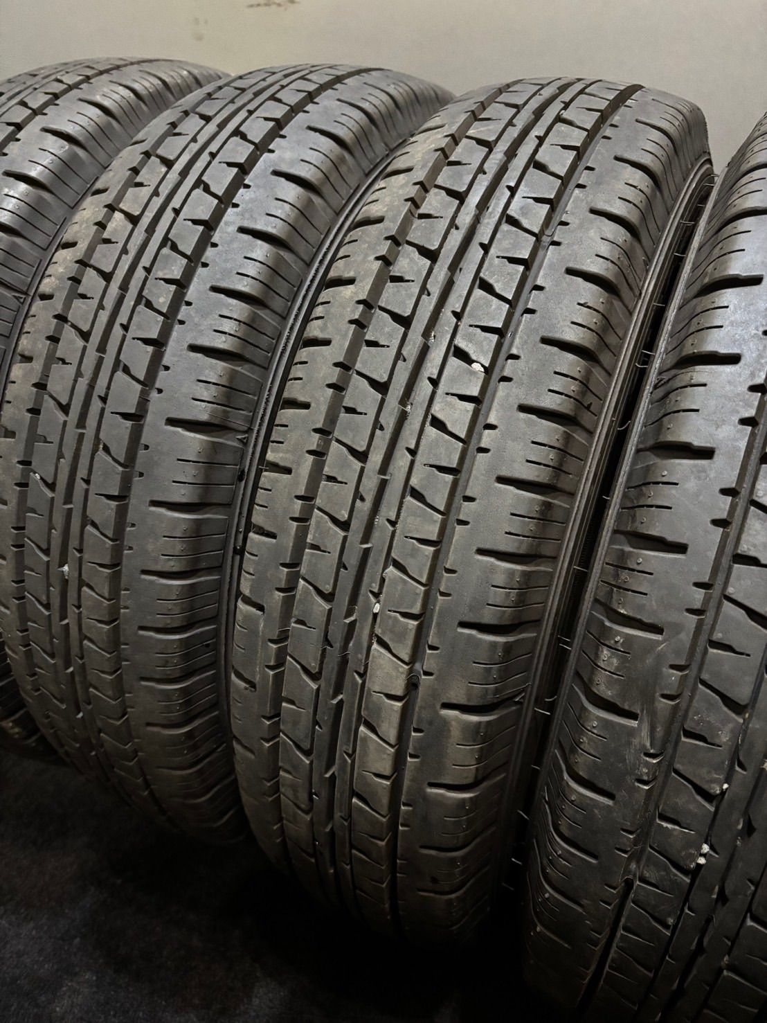 165 R 13 8 P LT DUNLOP ENASAVE VAN 01 夏タイヤ サマータイヤ 4本 ダンロップ エナセーブ プロボックス サクシード 4 L 98