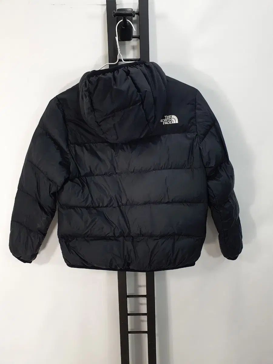 THE NORTH FACE ザノースフェイス キッズ Nuptse ヌプシ ダウン Tシャツ ボール ジャケット ブラック 140