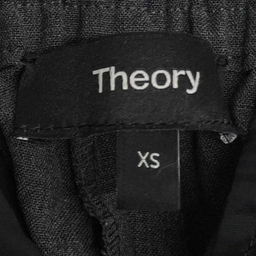 テーパードパンツ