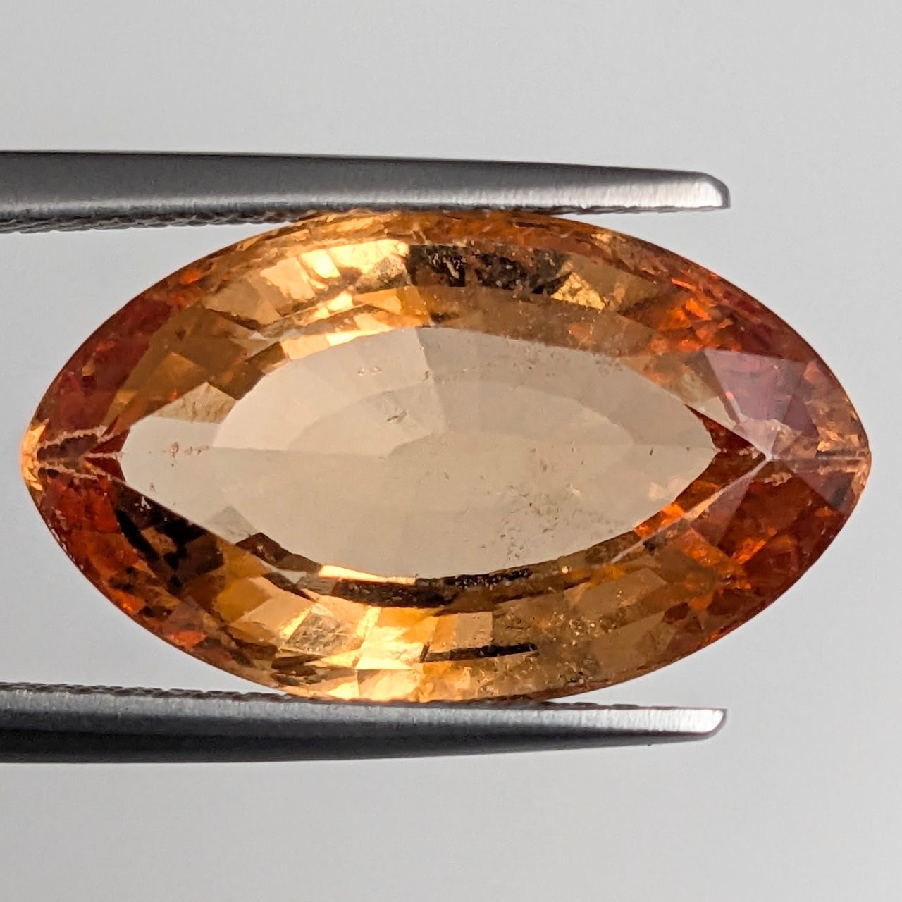 ヘソナイトガーネット 11.206 ct