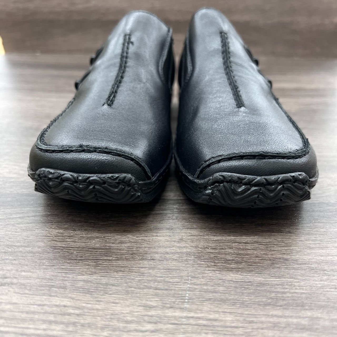 リーカー スリッポン