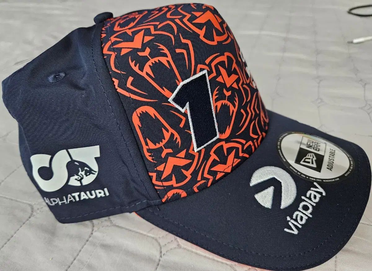 マックス フェルスタッペン オレンジライオン F 1 4回 チャンピオン キャップ