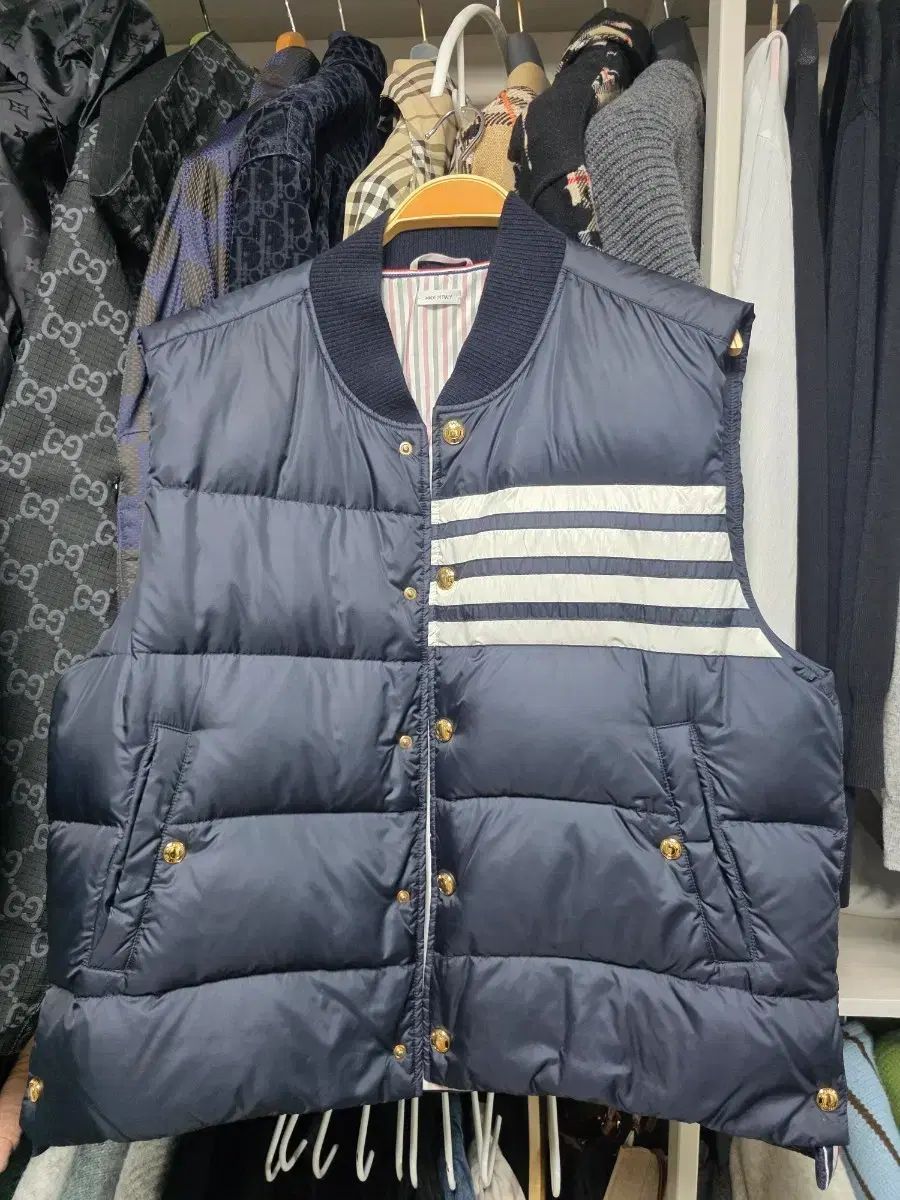 トム ブラウン 4 bar マットナイロン ダウンベスト