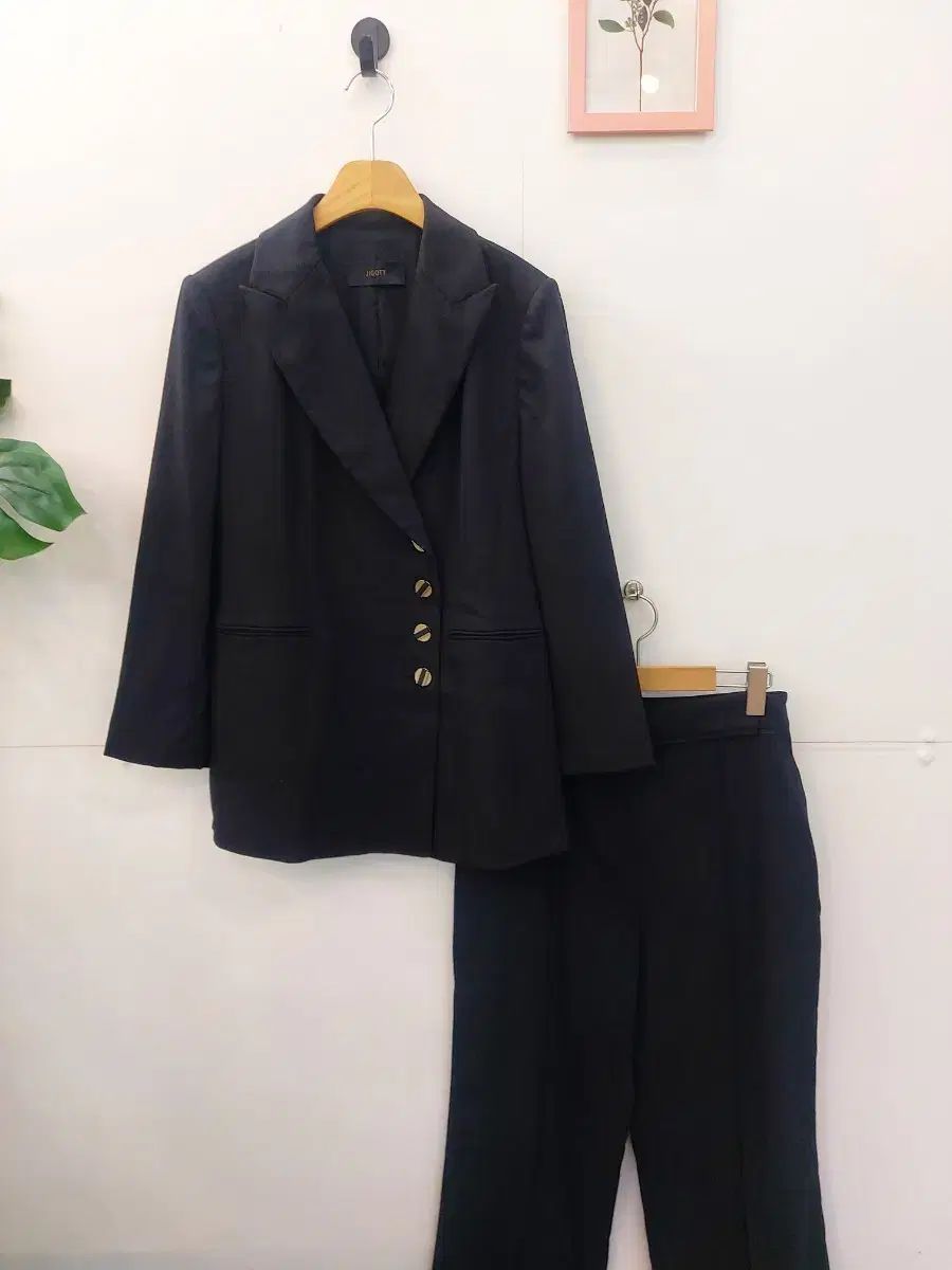 JIGOTT イタリア製 生地 ゴールド ボタン ブラック スーツ セット 66