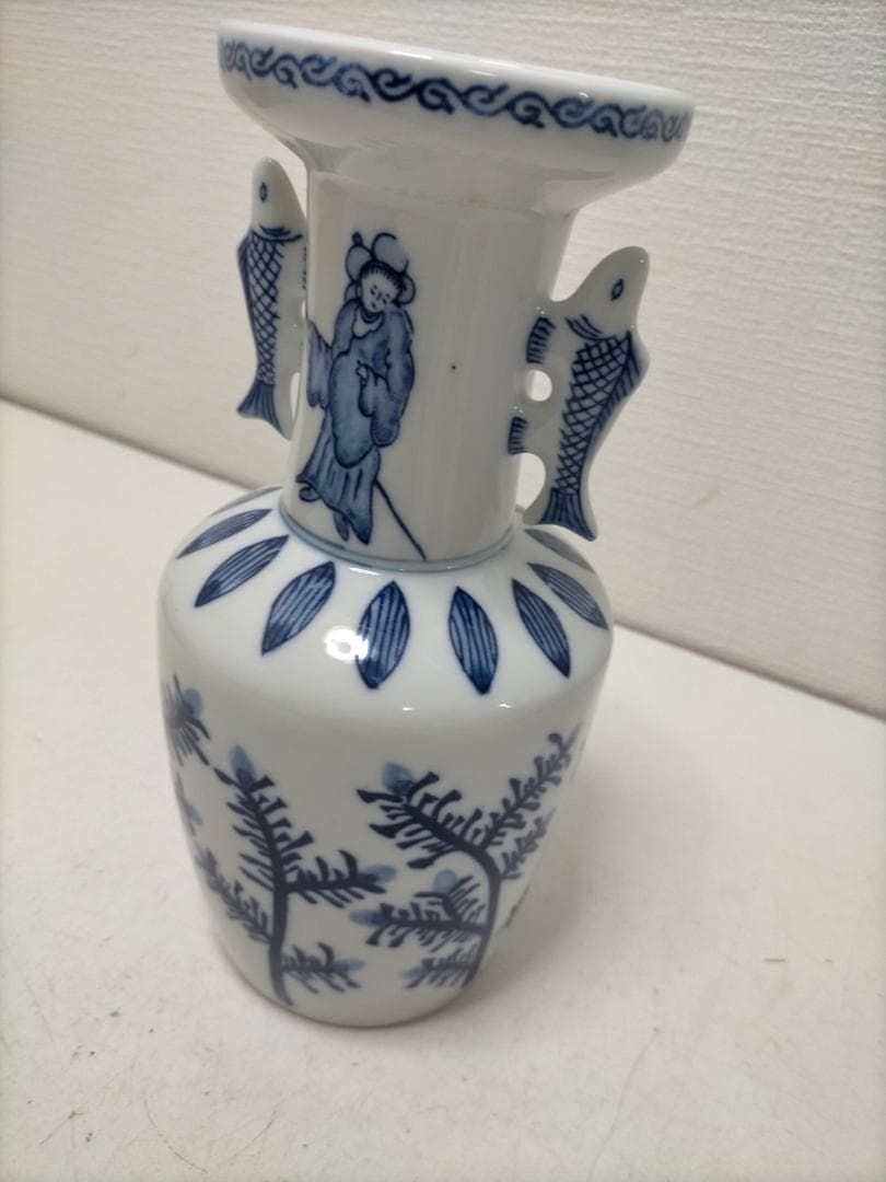 送料無料 西尾瑞豊作 瑞豊造 染付 花入 花瓶 魚耳 双魚耳 人物文 共箱