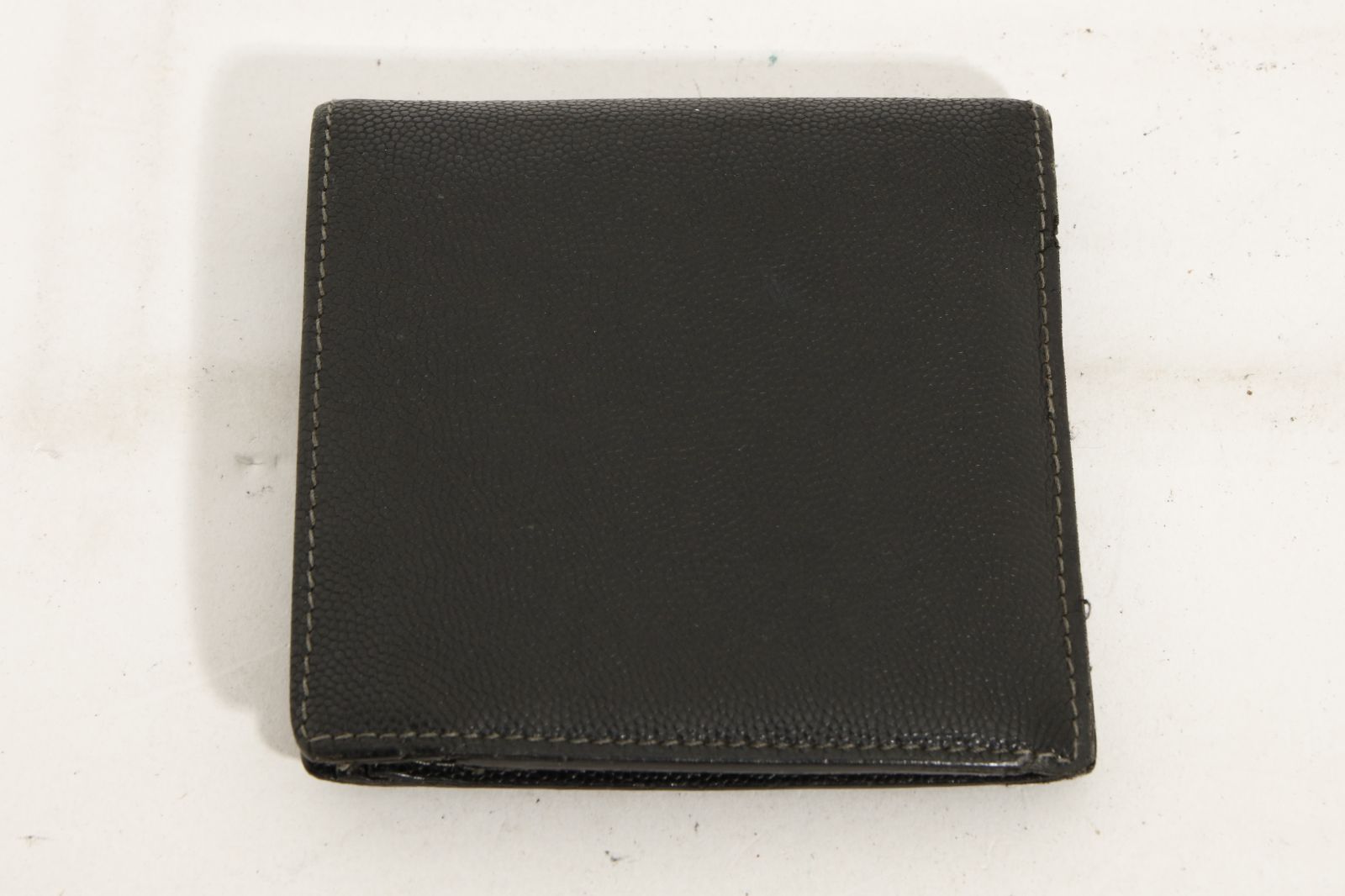 Bj2512 Cartier カルティエ 二つ折財布 二つ折り ブラック 箱付き