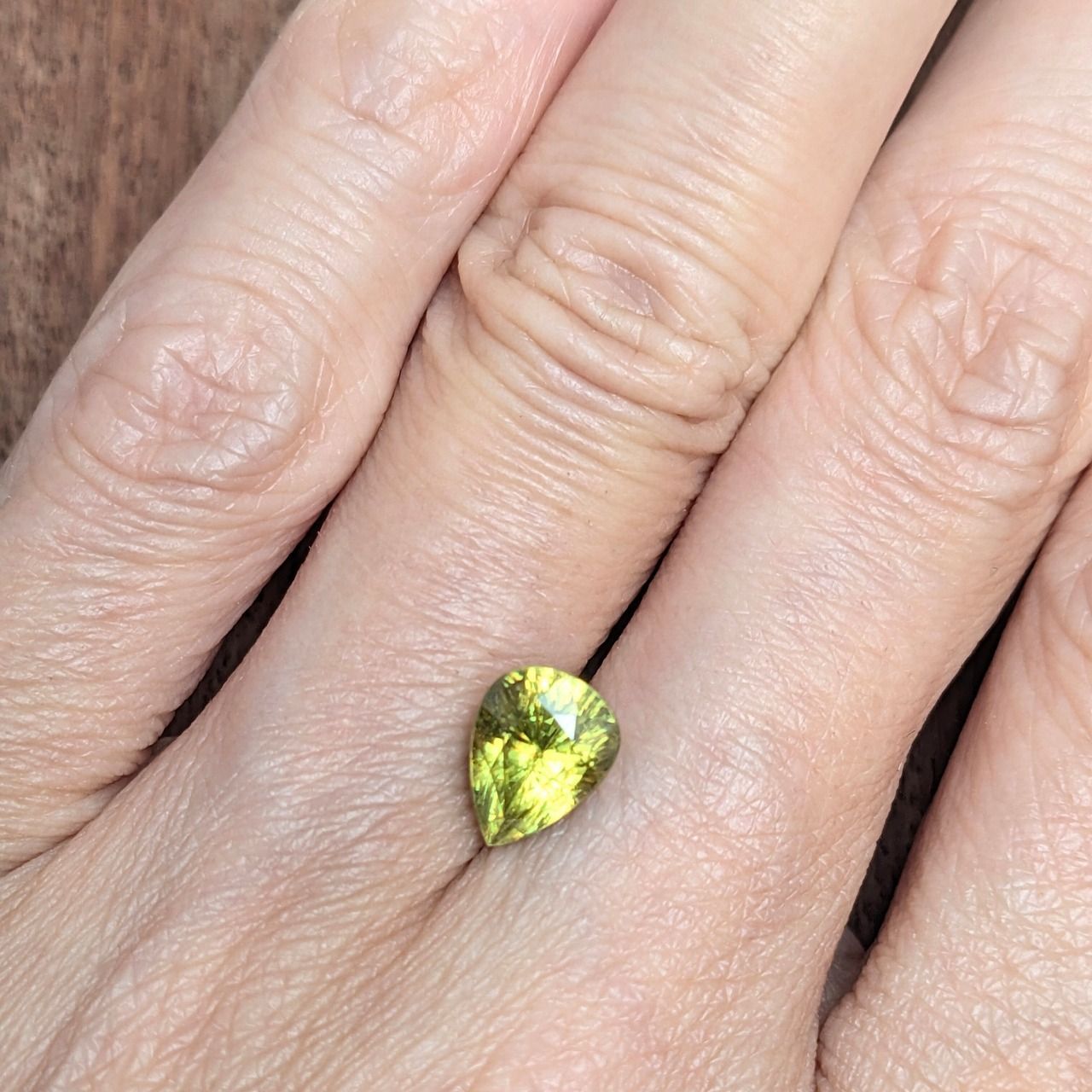  スフェーン マダガスカル産 1.80 ct その他 アクセサリー