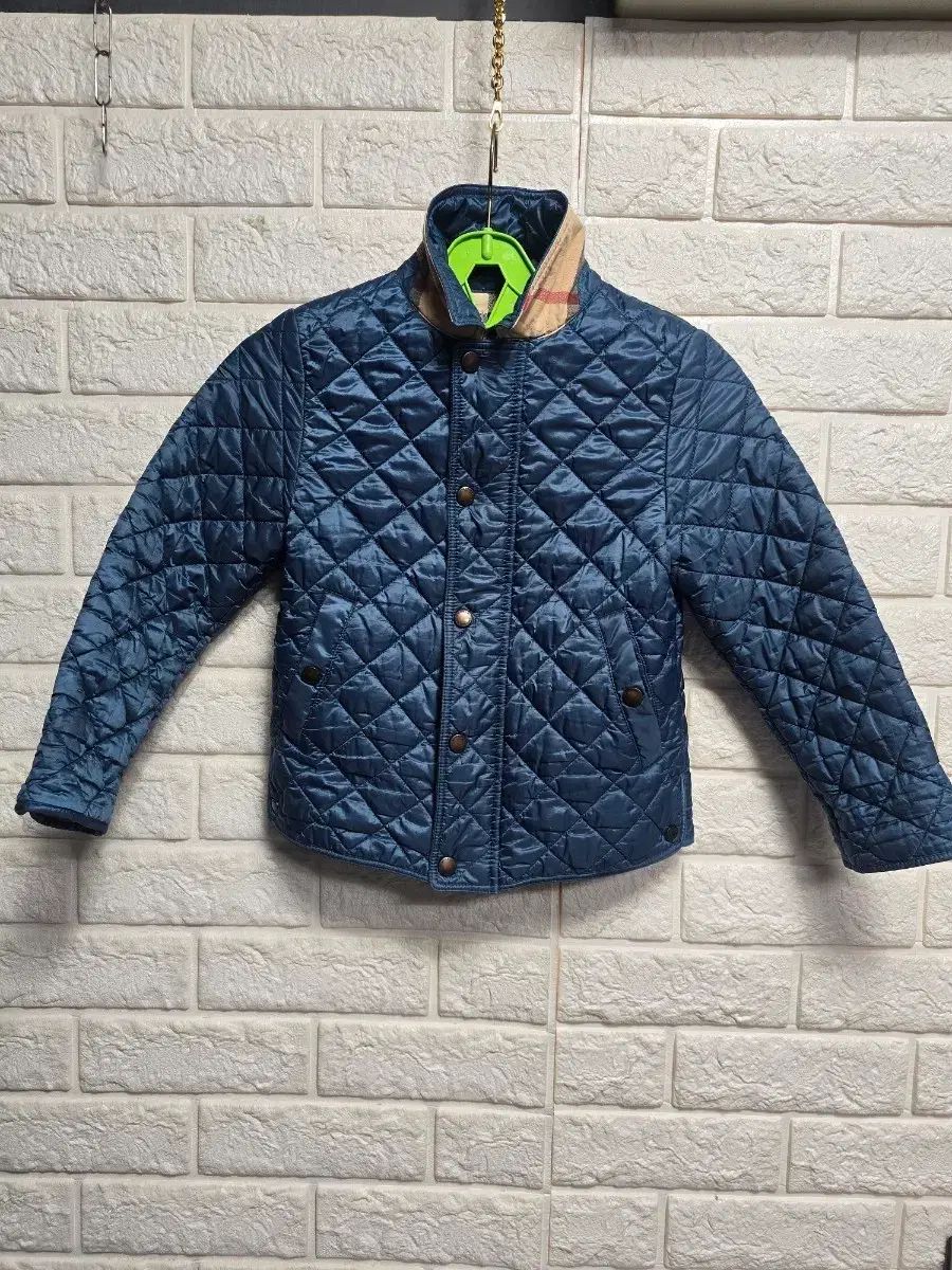 バーバリー キッズ キルティング ジャケット 6y110 - メルカリ