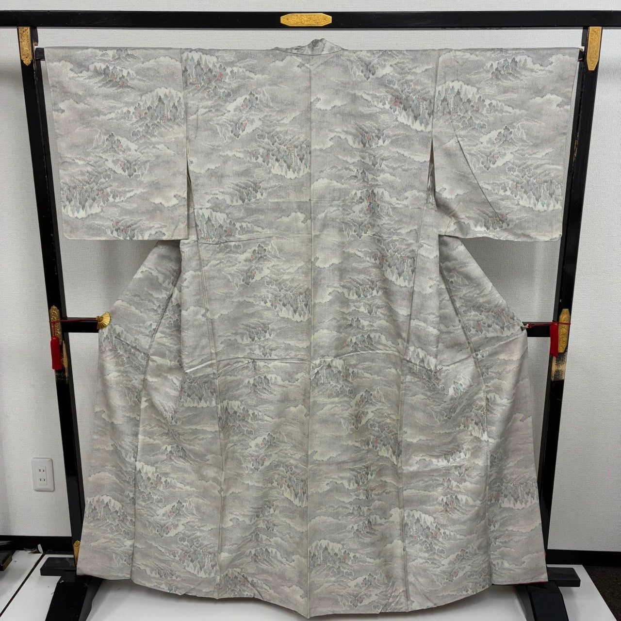 大島紬 白大島 総絣 裄67 素敵な絣柄 正絹 着物 MK-2257 - メルカリ