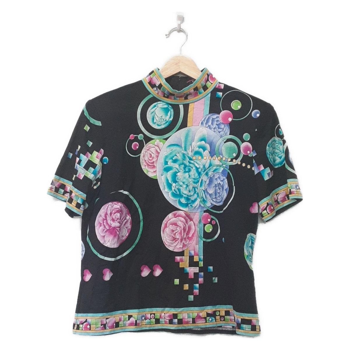 LEONARD レオナール 半袖カットソー サイズLL レディース - 黒×ピンク×マルチ その他 襟 花柄 ハート ハーフジップ 肩パッド