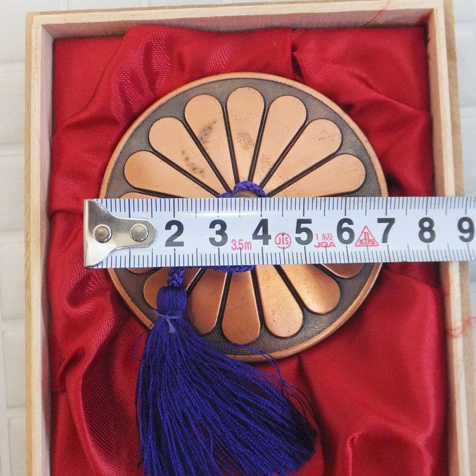 R678【希少】十六葉菊紋 朱肉入れ 皇室紋章 中古 /5 - メルカリ