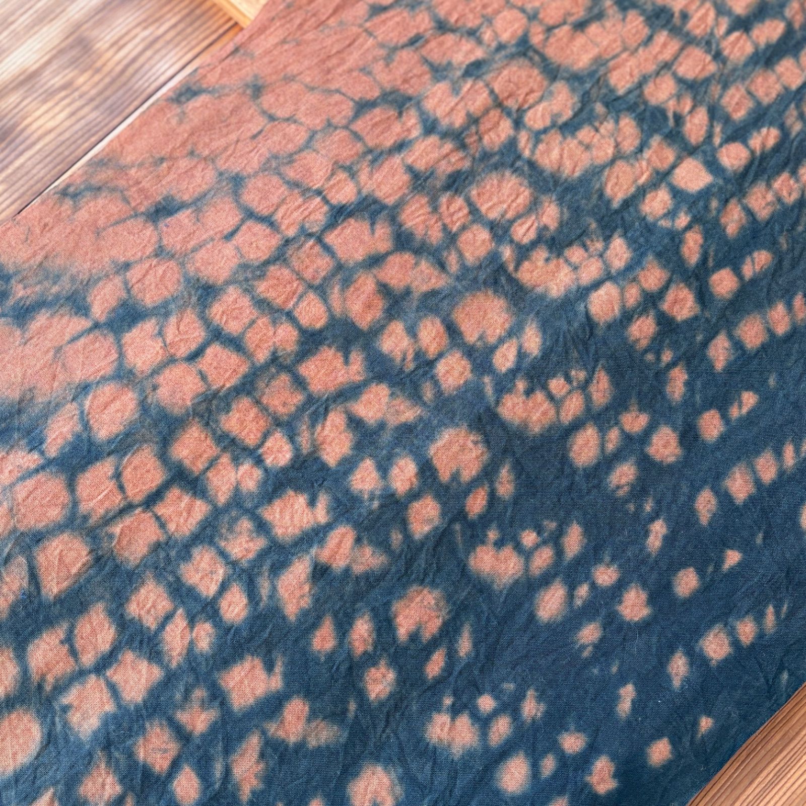 s82 【sato】 藍染 ＆ 柿渋染め 手ぬぐい とても濃い 牛革のような赤