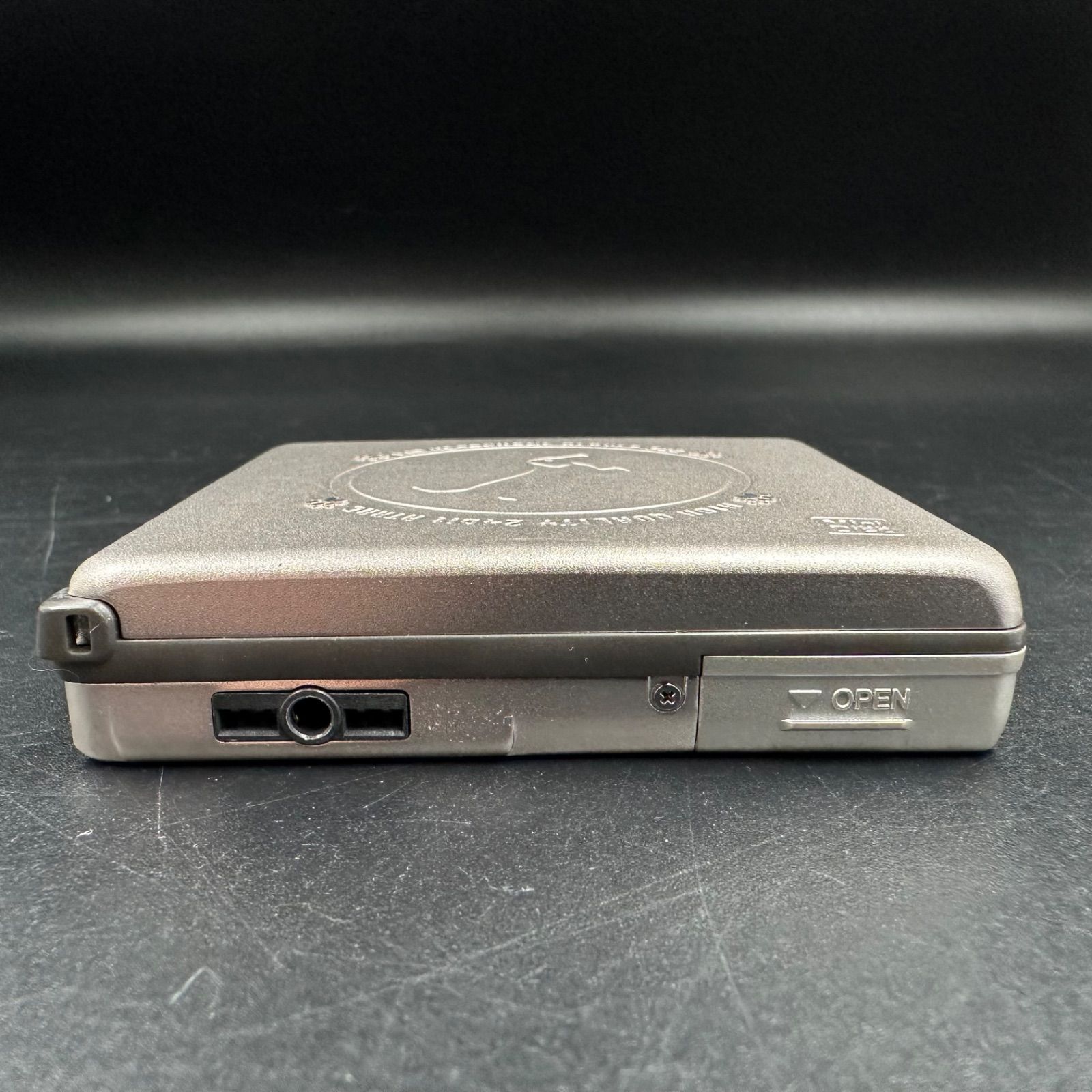 SHARP MD-SS322-A 限定イルカモデル ポータブルMDプレーヤー SHARP ポータブルMDプレーヤー MD-SS322-N シルバー ダックスフンド 犬