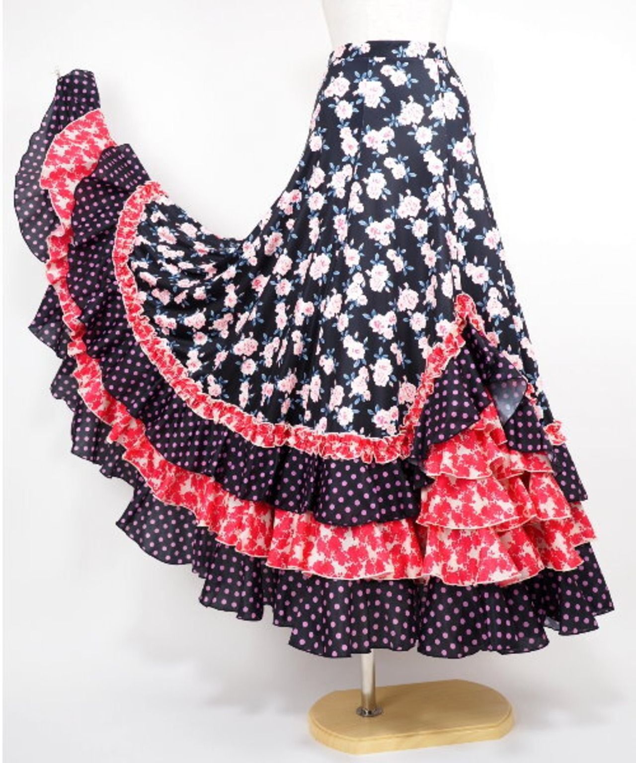  山型６段デザインブラック地 柄 生地使いフリルファルダ スカート フラメンコ