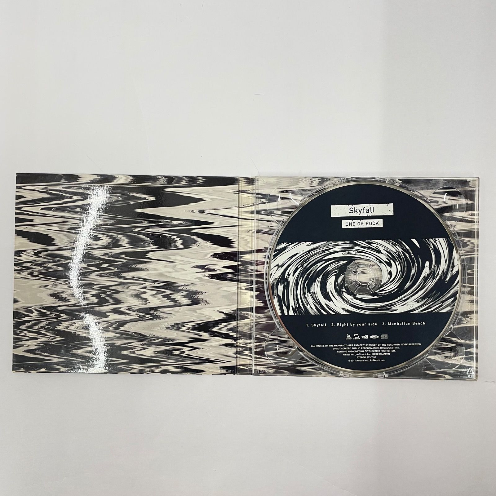 瀬戸店】ONE OK ROCK / Skyfall【325-8384】 - メルカリ