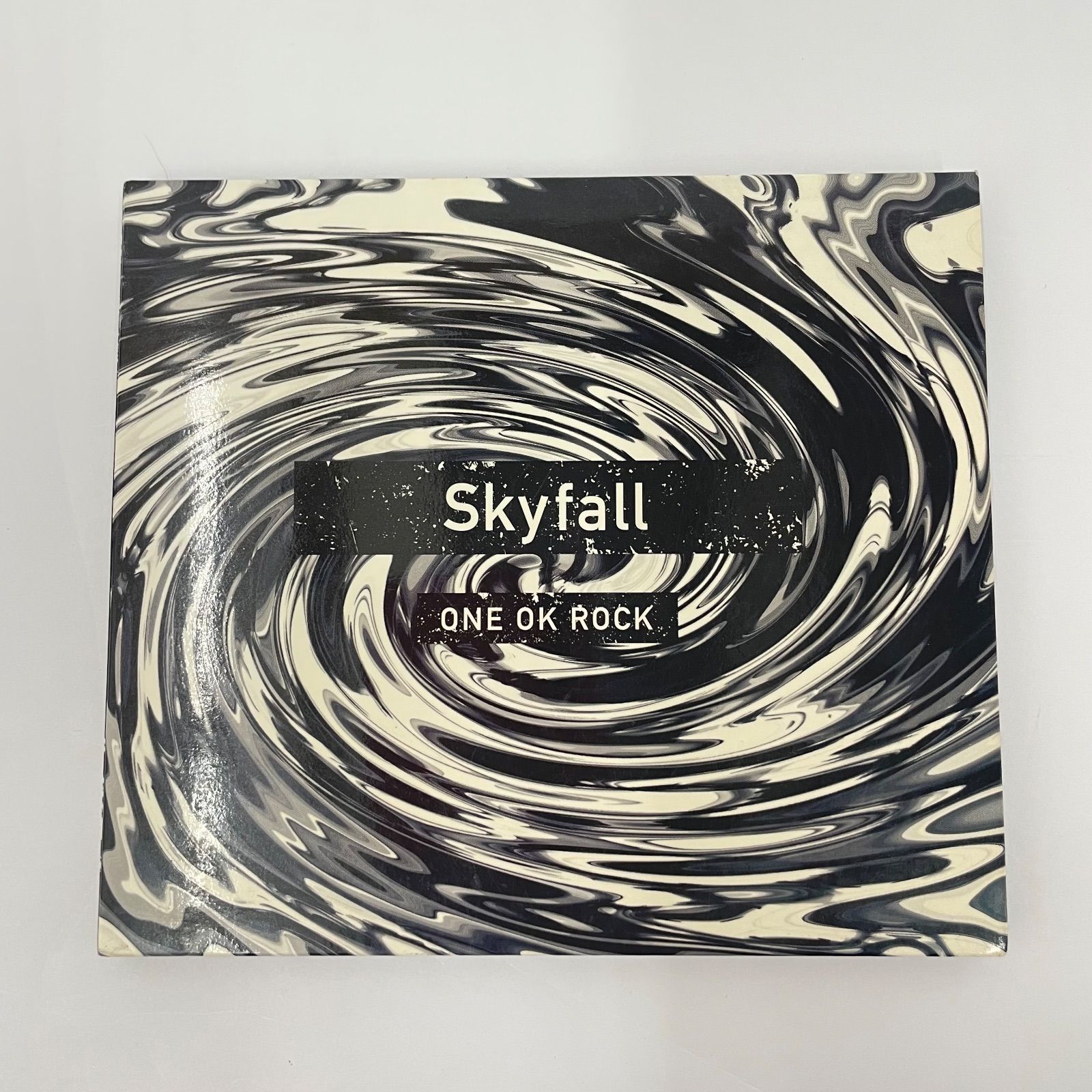 瀬戸店】ONE OK ROCK / Skyfall【325-8384】 - メルカリ