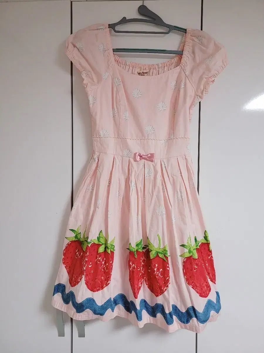 エミキュー ストロベリー 휩 원피스