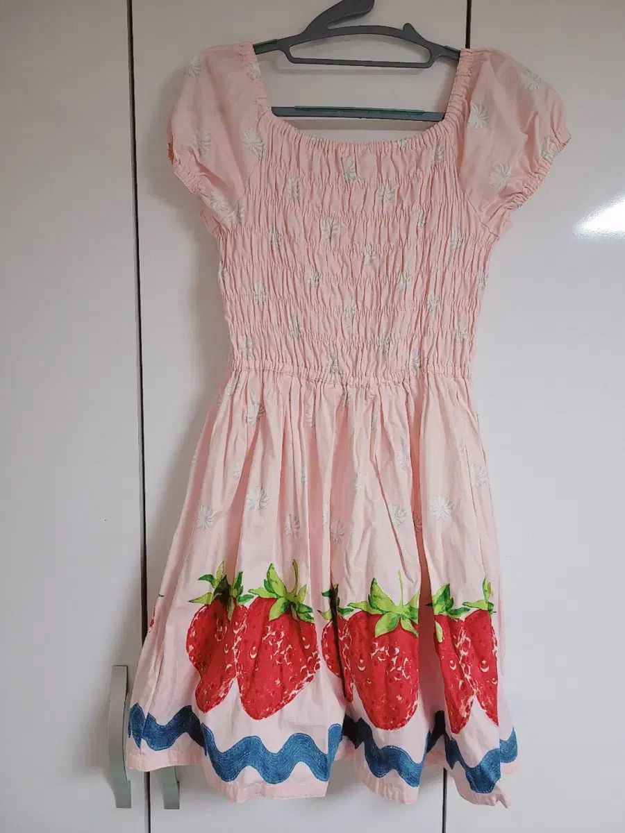 エミキュー ストロベリー 휩 원피스