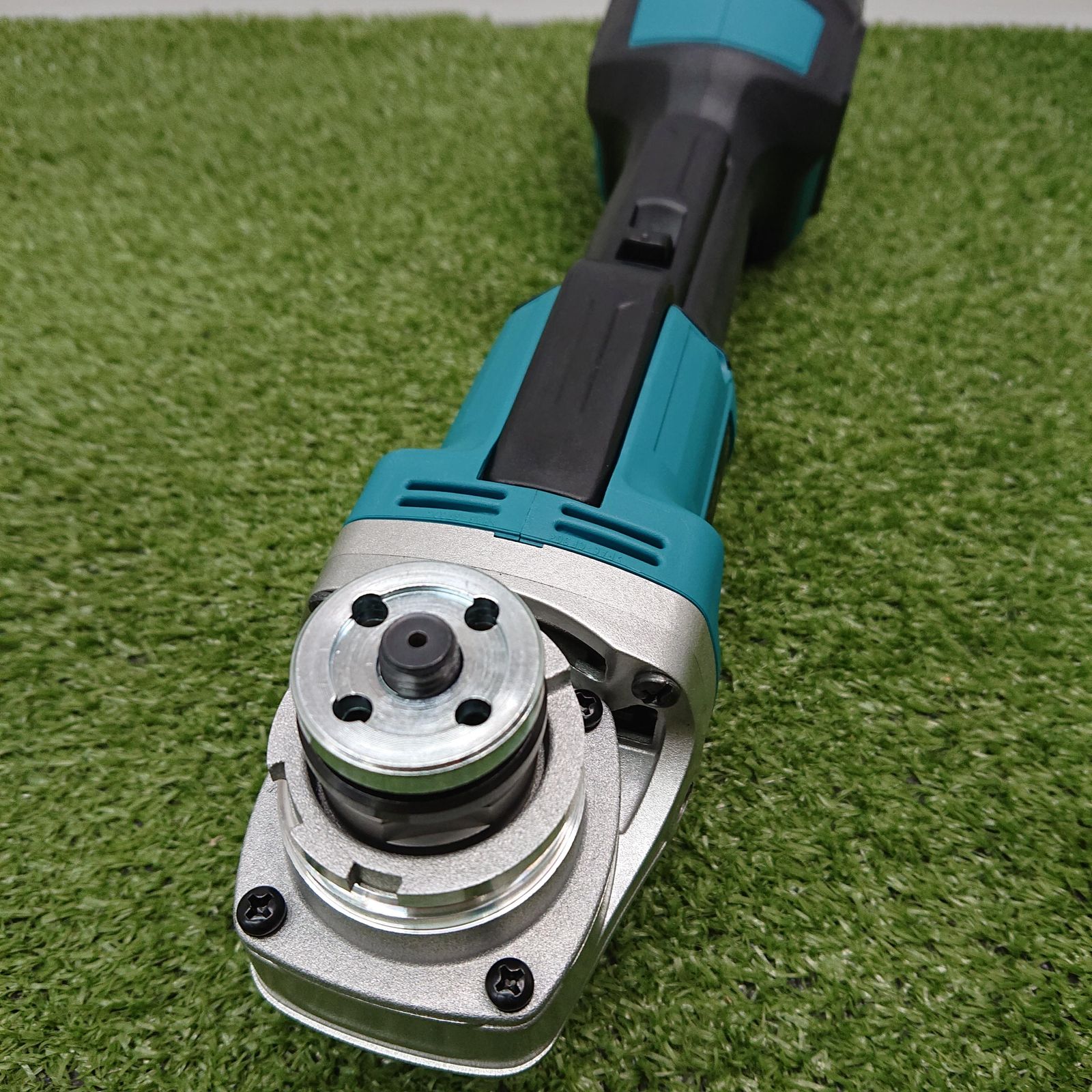  マキタ GA 418 DZ 100 mm充電式ディスクグラインダ 18 V 本体のみ 3302 グラインダー 研磨機