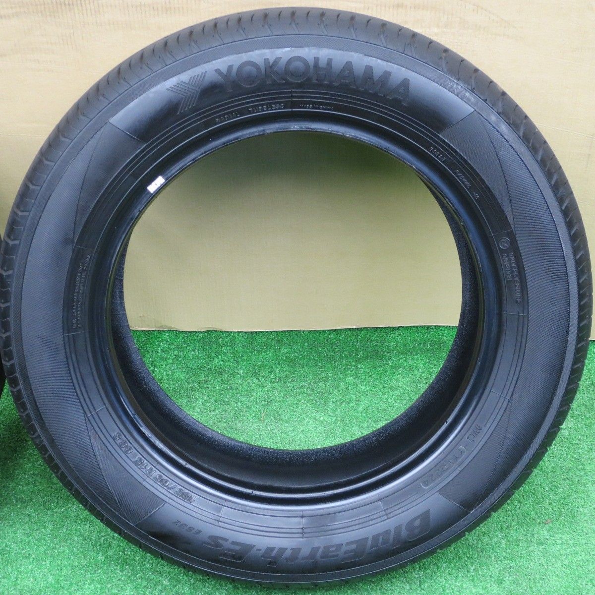 バリ溝！24年！9.5分以上☆185/65R15 ヨコハマ BluEarth-ES ES32