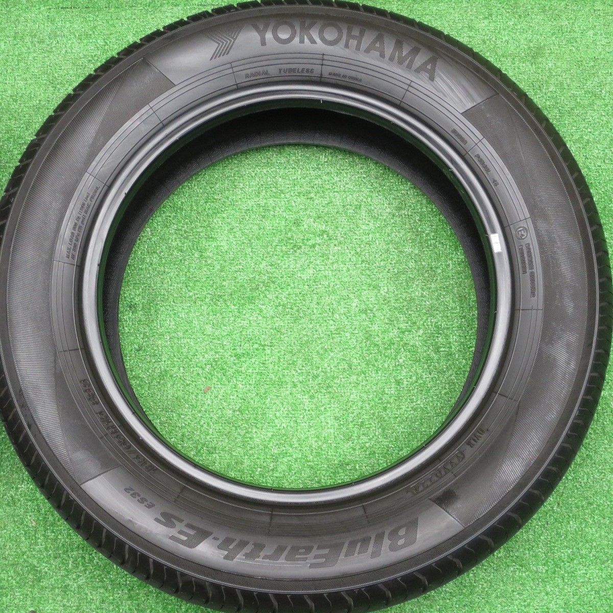 ヨコハマ　ブルーアース-gt 185/65r15 24年製　美品　バリ山 ヨコハマ ブルーアース-gt 185/65r15 24年製 美品 バリ山 YOKOHAMA