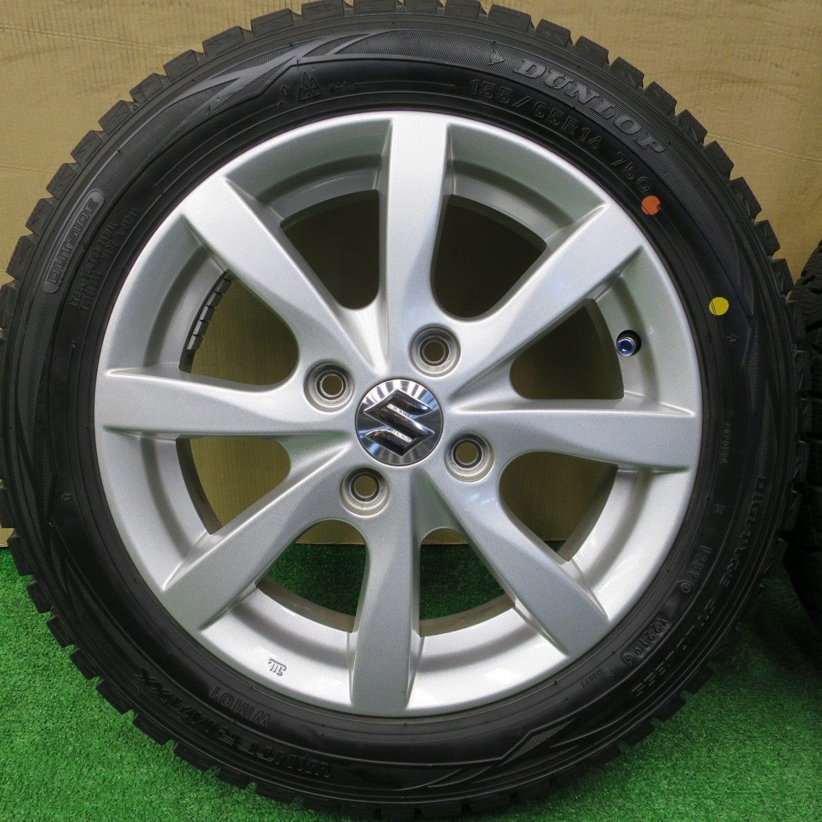 バリ溝 キレイ 9 5分以上 スズキ MH 55 S ワゴンR 155 65 R 14 スタッドレス ダンロップ ウインターマックス WM 01 14インチ PCD 100 4 H ス