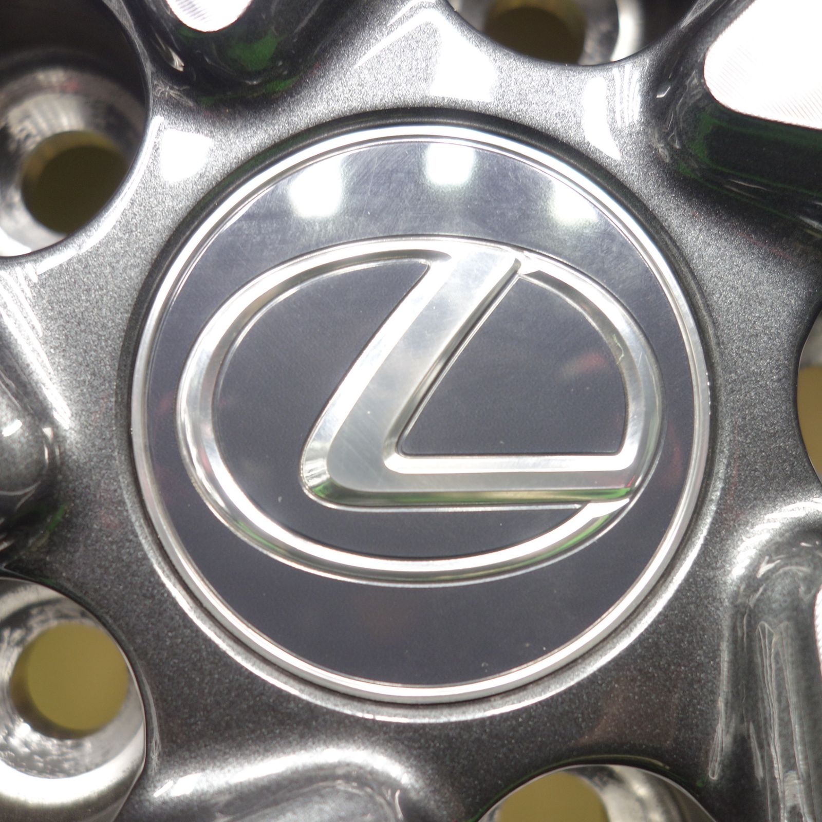 センサー付！バリ溝！23年！キレイ！9分☆レクサス 20系 NX 純正 235