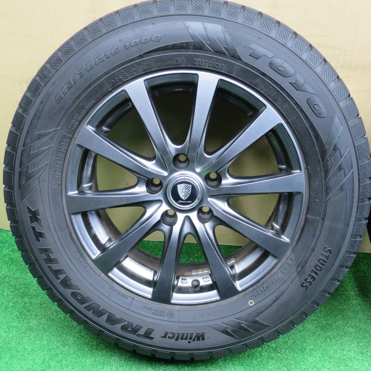 バリ溝 23年 キレイ 9 5分 スタッドレス 215 70 R 16 トーヨー ウインター トランパス TX MANARAY SPORT マナレイ スポーツ 16インチ PCD 114 3 5 H ス