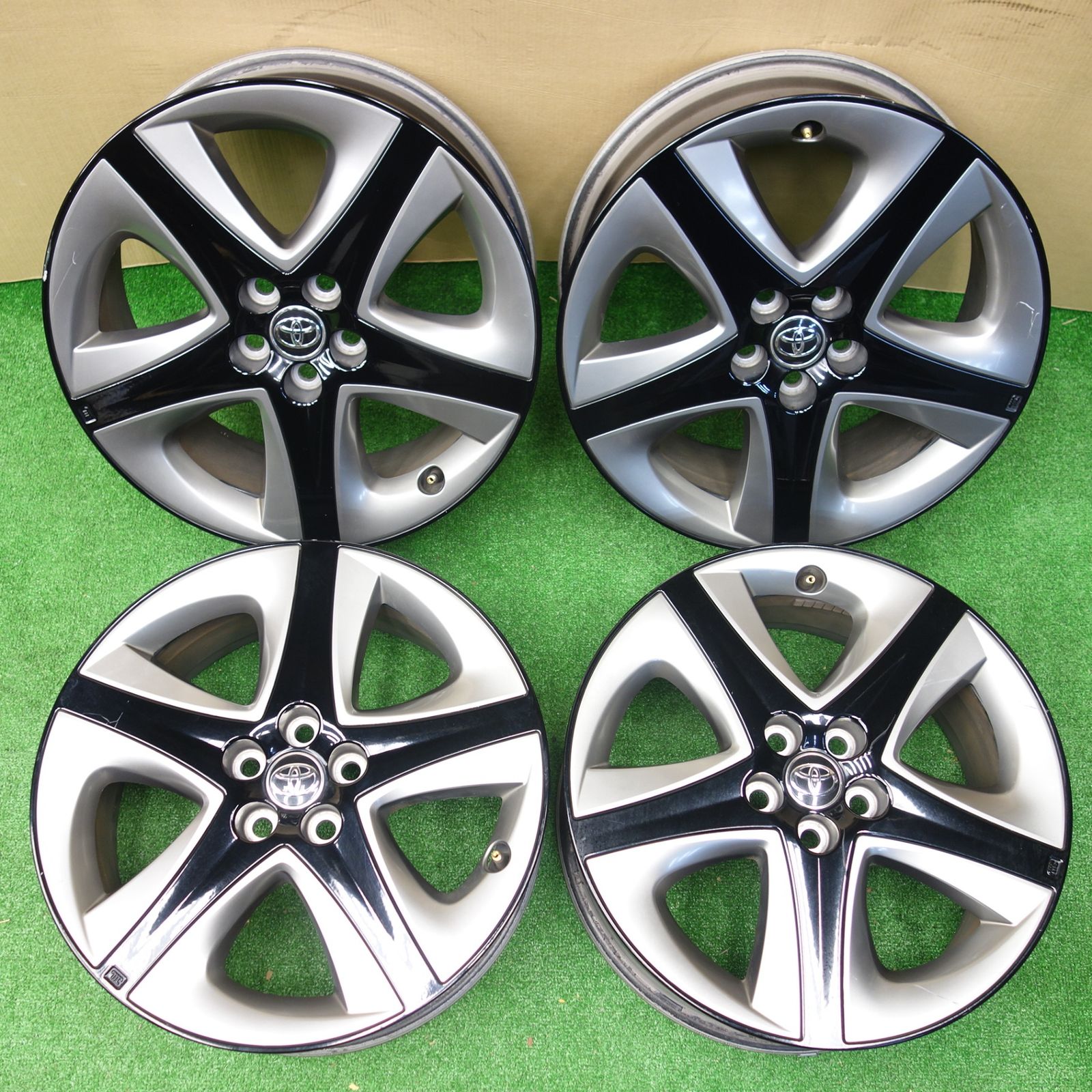 トヨタ 50系 プリウス　ツーリングセレクション 純正ホイール17インチ4本 TOYOTA トヨタ プリウス ZVW50 ツーリングセレクション 純正 中古