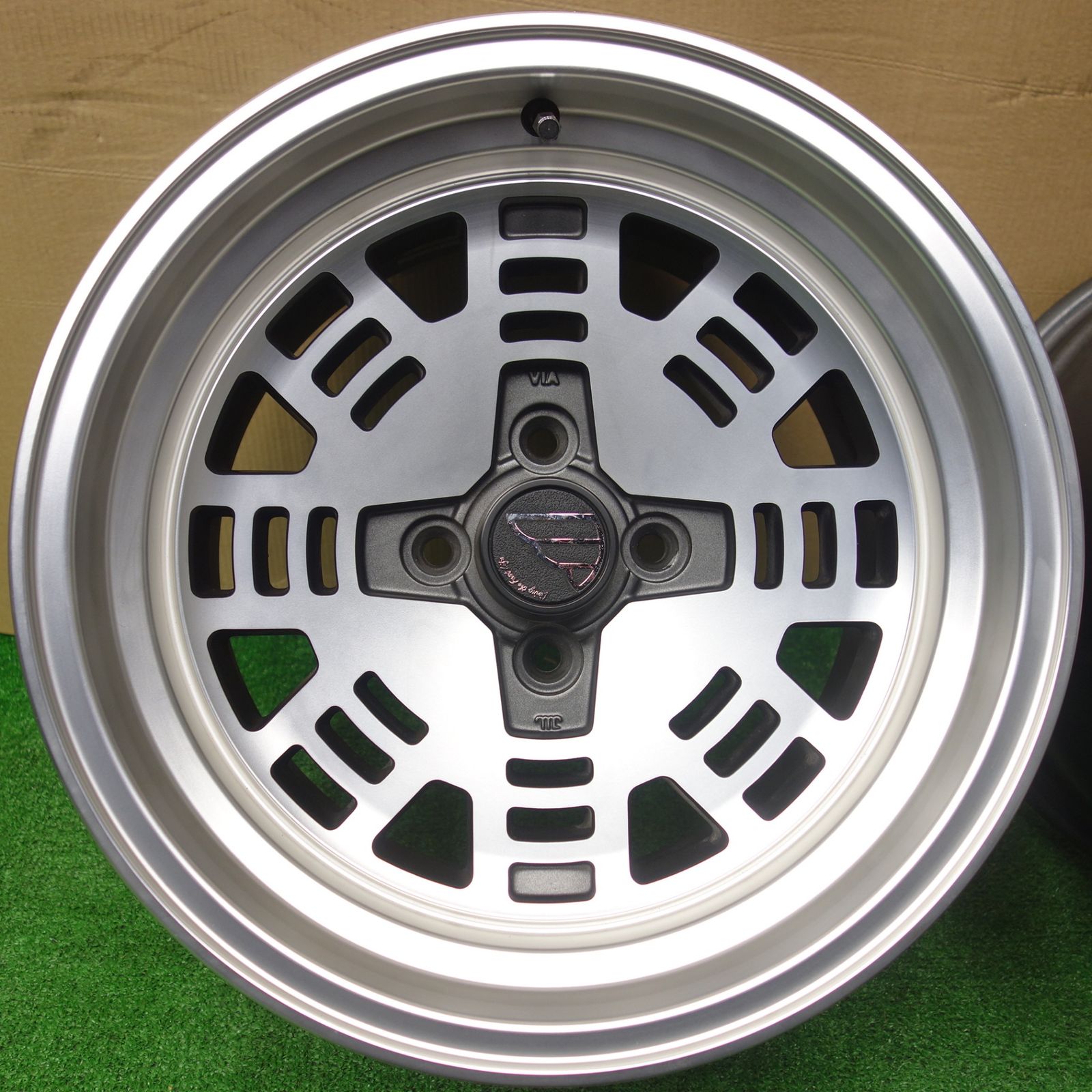 キレイ FATLACE FZ 01 15インチ ホイール ファットレース 15 8 5 J 9 25 PCD 100 4 H ホ